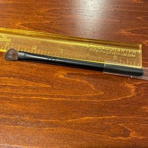 MAC 275SE SYNTH. MED ANGLED SHADING BRUSH (short)